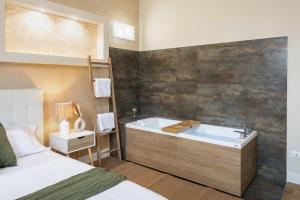 Elegante Appartamento con Giardino Privato, Jacuzzi nel Cuore di Firenze