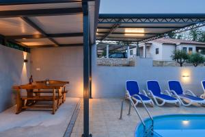 House Luka by Briskva