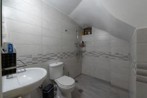 Private Entire Villa in Alimos