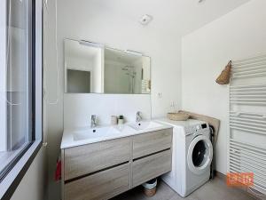 Maisons de vacances Les Pins : Rez de jardin proche plage : photos des chambres