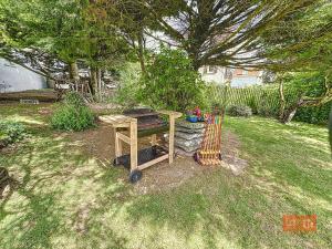 Maisons de vacances Les Pins : Rez de jardin proche plage : photos des chambres