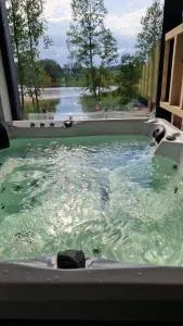 Dom nad jeziorem Mazury - Pod Napięciem 2 - 佩茨基