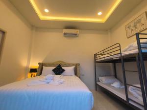 Holiday Pool Villa Bangsean Chonburi - 3 Bedrooms Villas up to 12 people