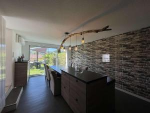 Maison climatisée avec jardin près du centre de Vallon Pont dArc - 6 couchages - FR-1-382-112