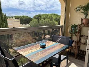 Studio climatisé à 200m de la plage avec balcon, parking et ménage inclus - Bormes-les-Mimosas - FR-1-251-836 - Bormes-les-Mimosas