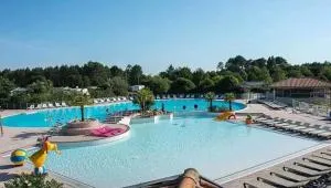 La Réserve 4 étoiles à Gastes emplacement 147 2CH 1SDB 6 personnes - Gastes