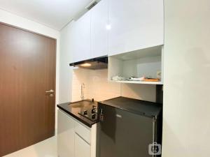 Nice and Cozy Studio at Transpark Juanda Bekasi Timur Apartment By Travelio