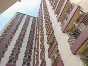 Cozy Living and Minimalist Studio Dave Apartment By Travelio