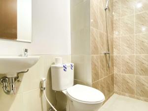 Comfort 2BR at Transpark Juanda Bekasi Timur Apartment By Travelio