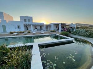 Villa KLAR, on the Outskirts of Naousa , Paros
