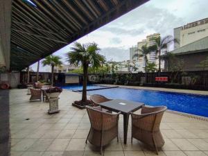Best Deal Studio Apartment Galeri Ciumbuleuit 1 By Travelio