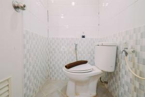 Strategic and Comfy 2BR at Green Pramuka City Apartment By Travelio