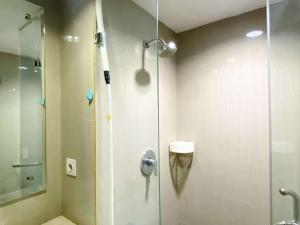 Comfort Stay and Homey 2BR Apartment at H Residence By Travelio