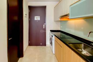Modern Look Studio Room Menteng Park Apartment By Travelio