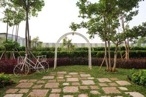 Homey and Wonderful Studio at West Vista Apartment By Travelio