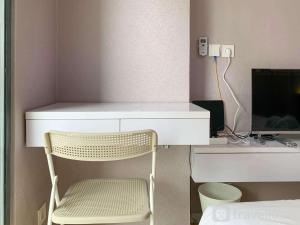 Brand New and Relaxing Studio at Daan Mogot City Apartment By Travelio