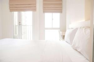 Simply Studio at 18th Floor Tokyo Riverside PIK 2 Apartment By Travelio