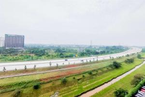 Cozy Living Studio Sky House BSD Apartment near AEON Mall By Travelio