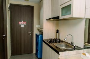 Minimalist and Comfy Studio at Bintaro Icon Apartment By Travelio