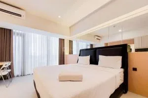 Fancy and Nice Studio Apartment Carstensz Residence By Travelio - Kramat