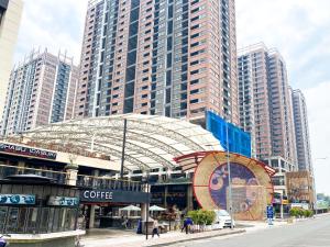 Comfortable and Spacious 3BR Meikarta Apartment By Travelio