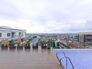 Best Homey and Restful Studio at Altuz Seturan Yogyakarta Apartment By Travelio