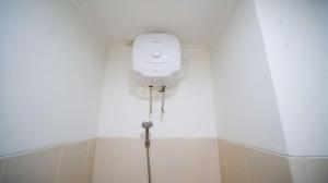 Compact and Cozy Stay Studio at Bale Hinggil Apartment By Travelio