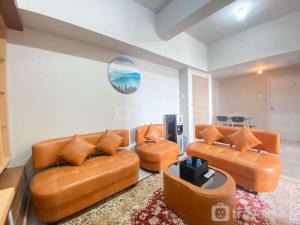 Comfy 2BR Apartment at Newton Residence near Tol Buah Batu By Travelio