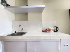 Cozy Studio Apartment at Beverly Dago By Travelio