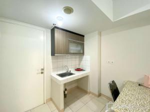 Elegant and Comfy 2BR Springlake Summarecon Bekasi Apartment near Summarecon Mall By Travelio