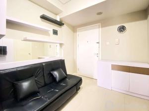 Best Choice 1BR Apartment at Parahyangan Residence By Travelio