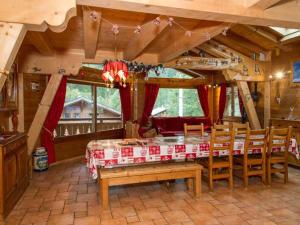 Chalet 8 pièces, 16 pers, proche village, parking, WiFi, animaux admis - FR-1-676-112