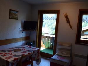 Studio Mezzanine, Châtel - Proche Village et Remontées, 4 Pers., Parking, Balcon, Cuisine équipée - FR-1-676-161