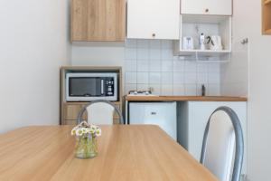Appartements Studio Chateau Limoges Vannes : Studio (2 Adults + 1 Child under 3 years old)