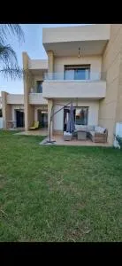 Maison calme dans une résidence fermée avec vue sur la piscine et le jardin, Résidence Tamaris à Marina - El Msaada