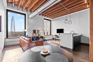 Brick & Bed Riverfront Lofts, P 4I