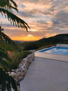 B&B On The Rocks
