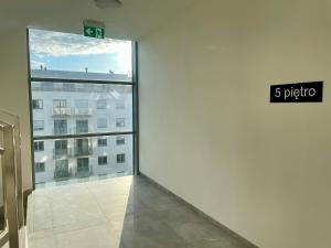 Z widokiem na jezioro i garażem