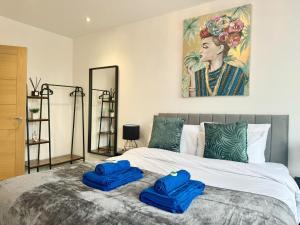 The Crown View - Luxury Apartment - FREE PARKING Nearby