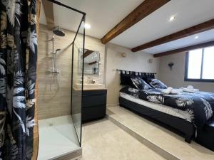 Love hotels Le Cocon SPA lune de miel : photos des chambres