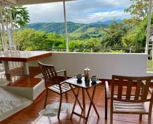 Lucky Luquillo Solar El Yunque & Beach Retreat - 360 Ocean & Rainforest Views - Playa Fortuna