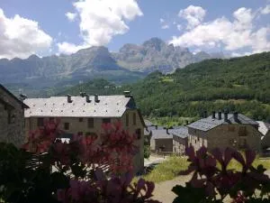 Vistas Espectaculares, WiFi y Parking - El Pueyo de Jaca