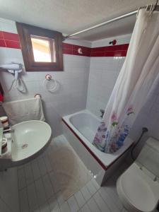 GeoVilla Green & Blue 2 - Pefkochori