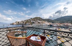 Douskos Exclusive Property