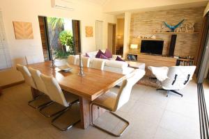 Luxurious Villa with private Pool