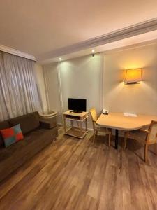 Hotel Univer Pamplona Paulista Jardins com cozinha ótima localização 2105