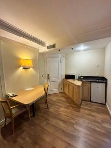 Hotel Univer Pamplona Paulista Jardins com cozinha ótima localização 2105