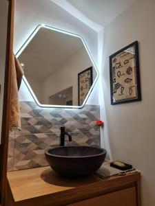 Maisons de vacances Artist house with piano and charming garden : photos des chambres