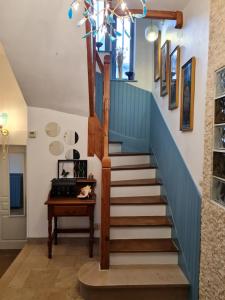 Maisons de vacances Artist house with piano and charming garden : photos des chambres