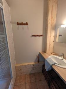 B&B / Chambres d'hotes Les Arolles - Gite d'etape et de sejour : photos des chambres